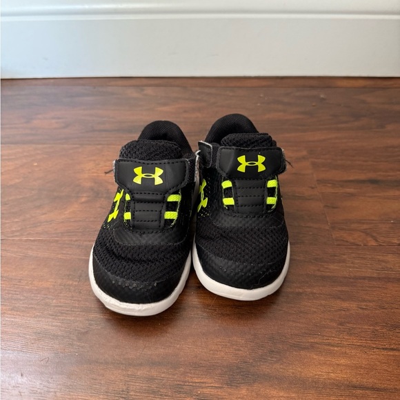 Under Armour Black and Yellow Sneakers with Velcro Closure-Toddler Size 5 - Picture 1 of 8